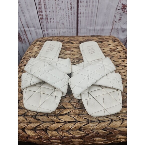 ZARA Quilter Padded Flat Slides Sandals White size EU 37 Vintage - Picture 1 of 4